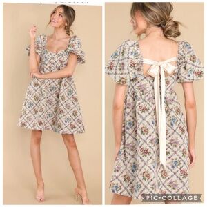 Aura Seasons of Bloom Ivory Multi Floral Tapestry Baby Doll Dress Size L NWT